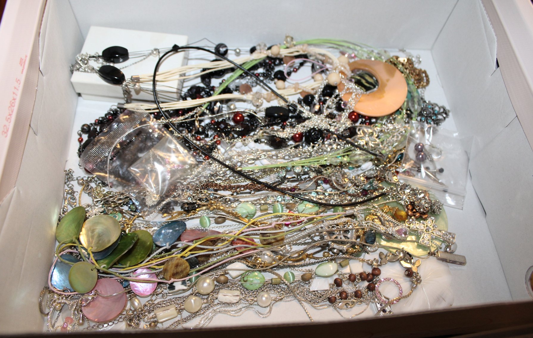 Image for LIVING ESTATE AUCTION