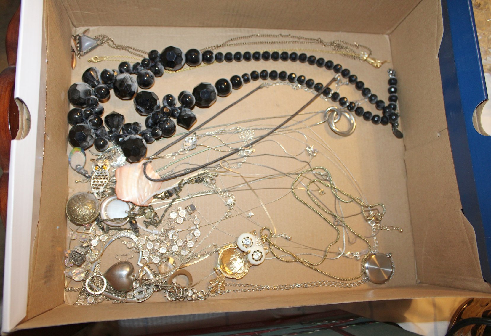 Image for LIVING ESTATE AUCTION