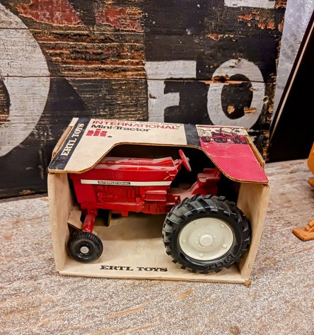 Image for INDOOR ANTIQUE ESTATE AUCTION