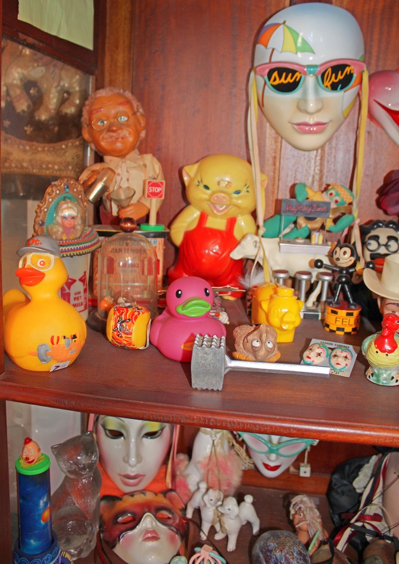 Image for EMERGENCY VINTAGE ESTATE AUCTION