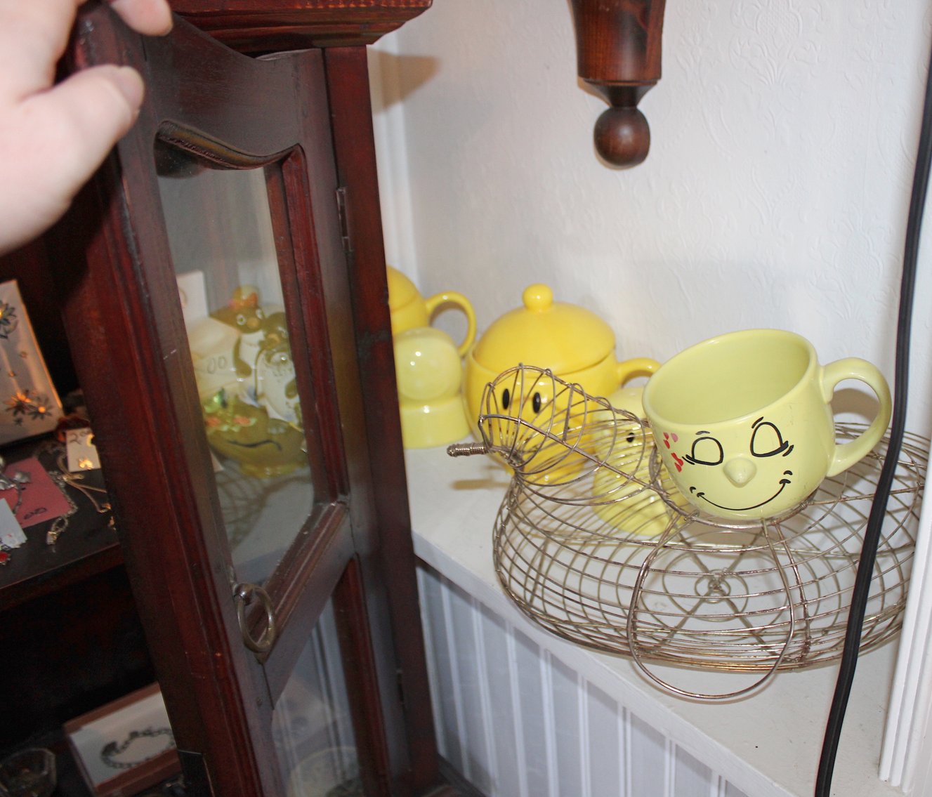Image for EMERGENCY VINTAGE ESTATE AUCTION