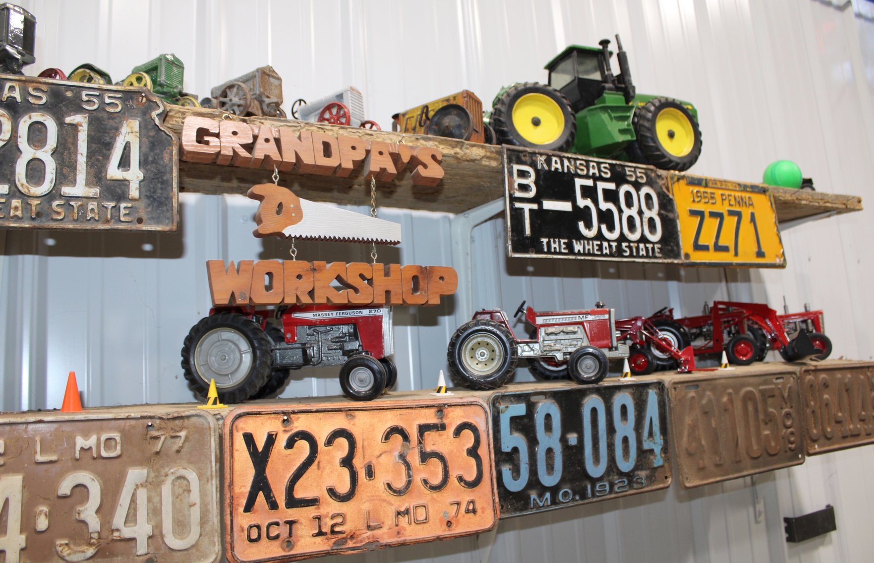 Image for FANTASTIC MOVING AUCTION