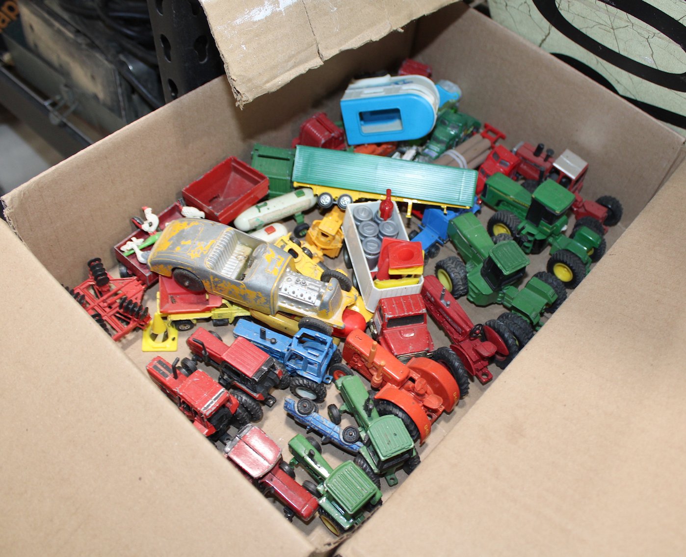 Image for FANTASTIC MOVING AUCTION