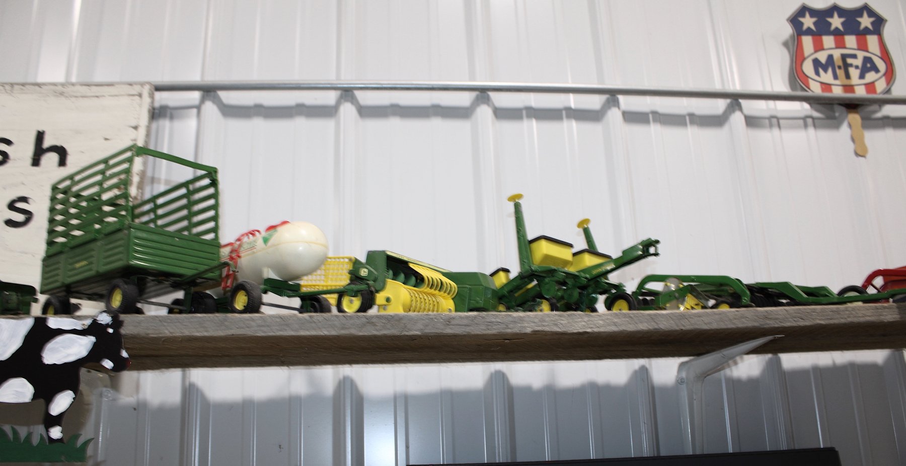Image for FANTASTIC MOVING AUCTION