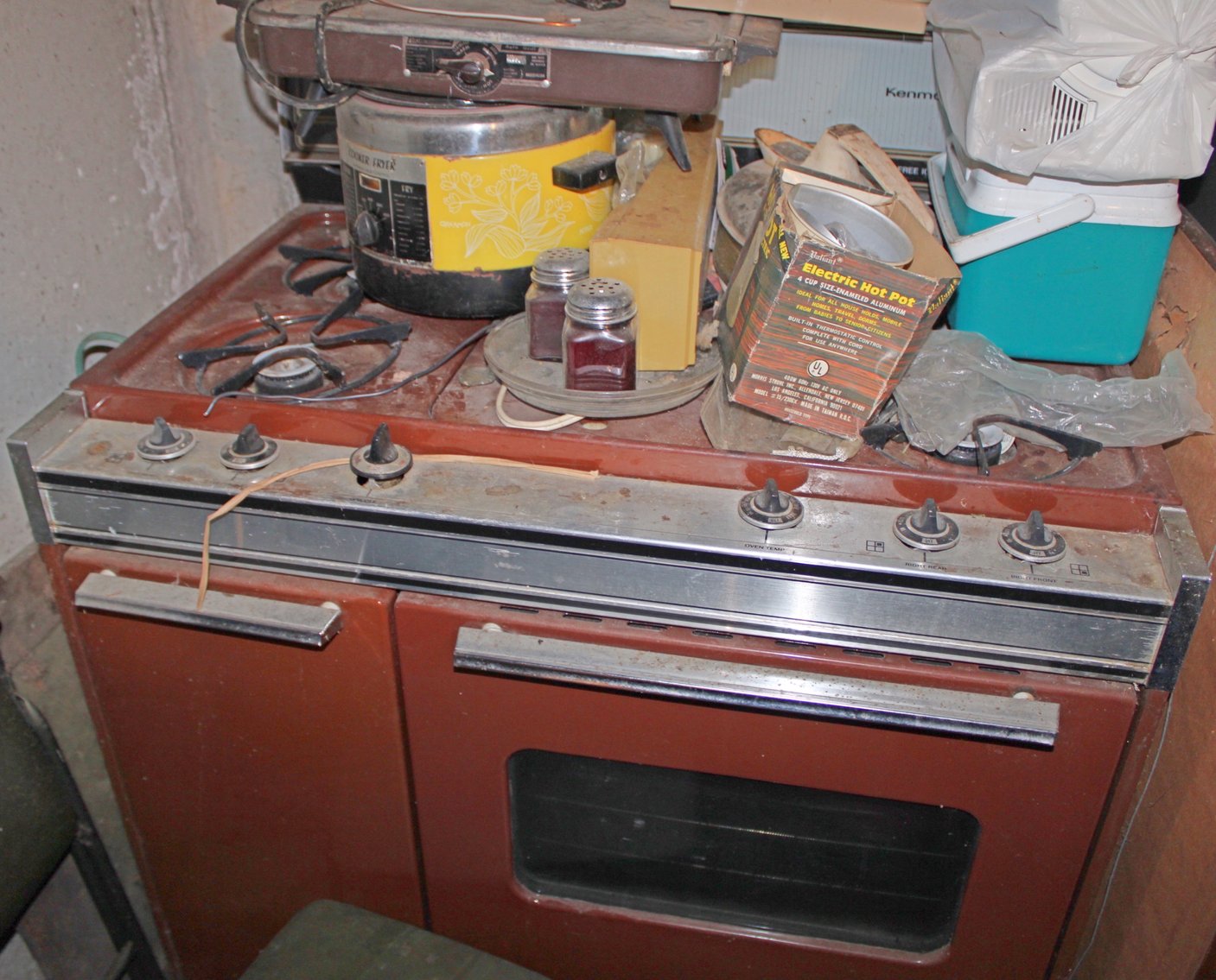 Image for PACKED VINTAGE TIME CAPSULE ESTATE AUCTION