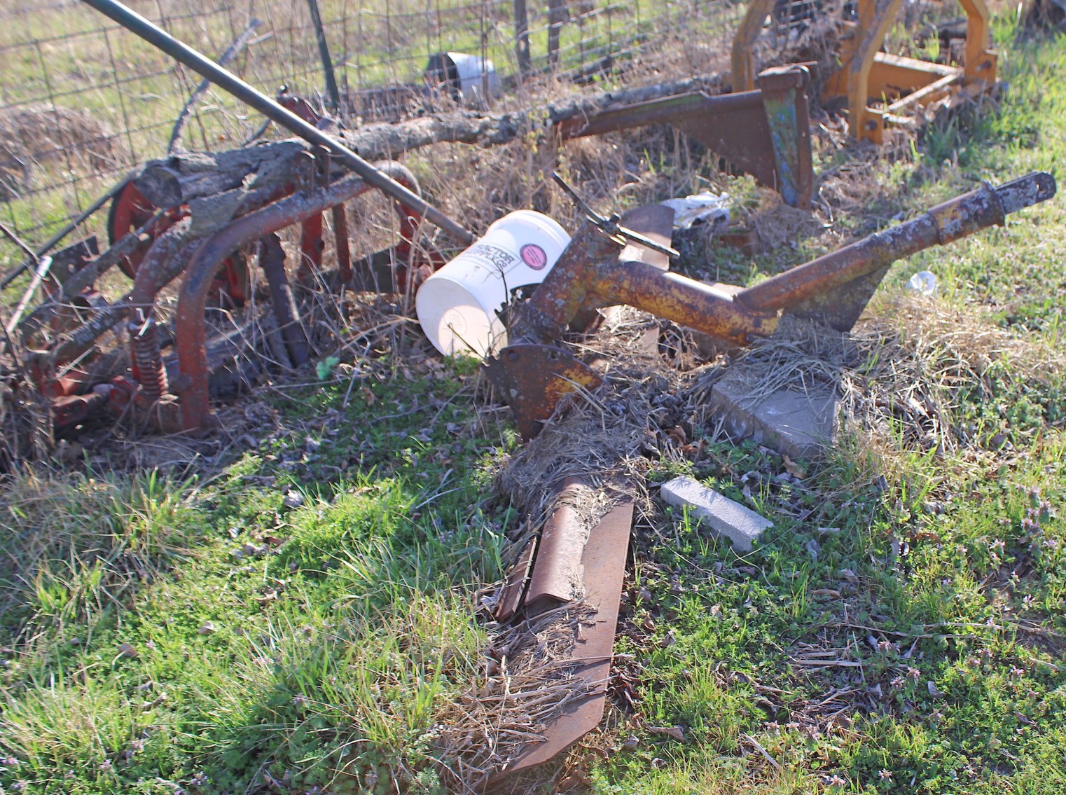 Image for HUGE LIVING ESTATE FARM AUCTION