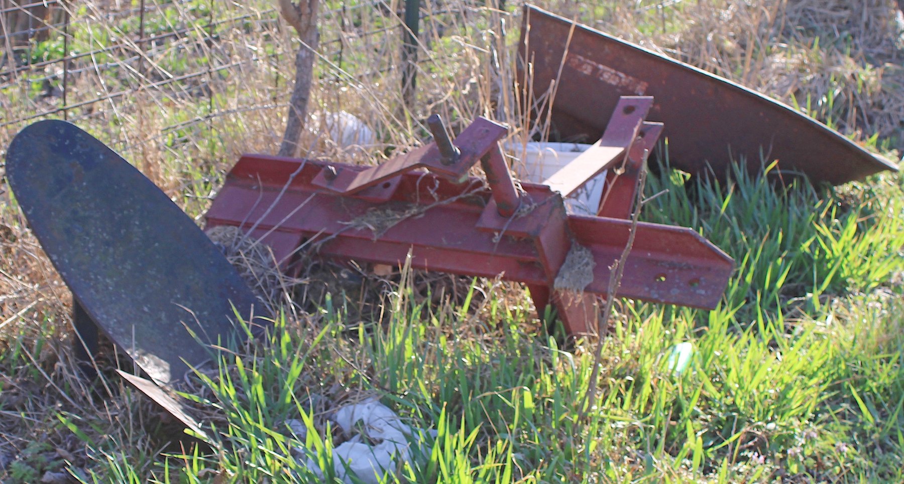 Image for HUGE LIVING ESTATE FARM AUCTION