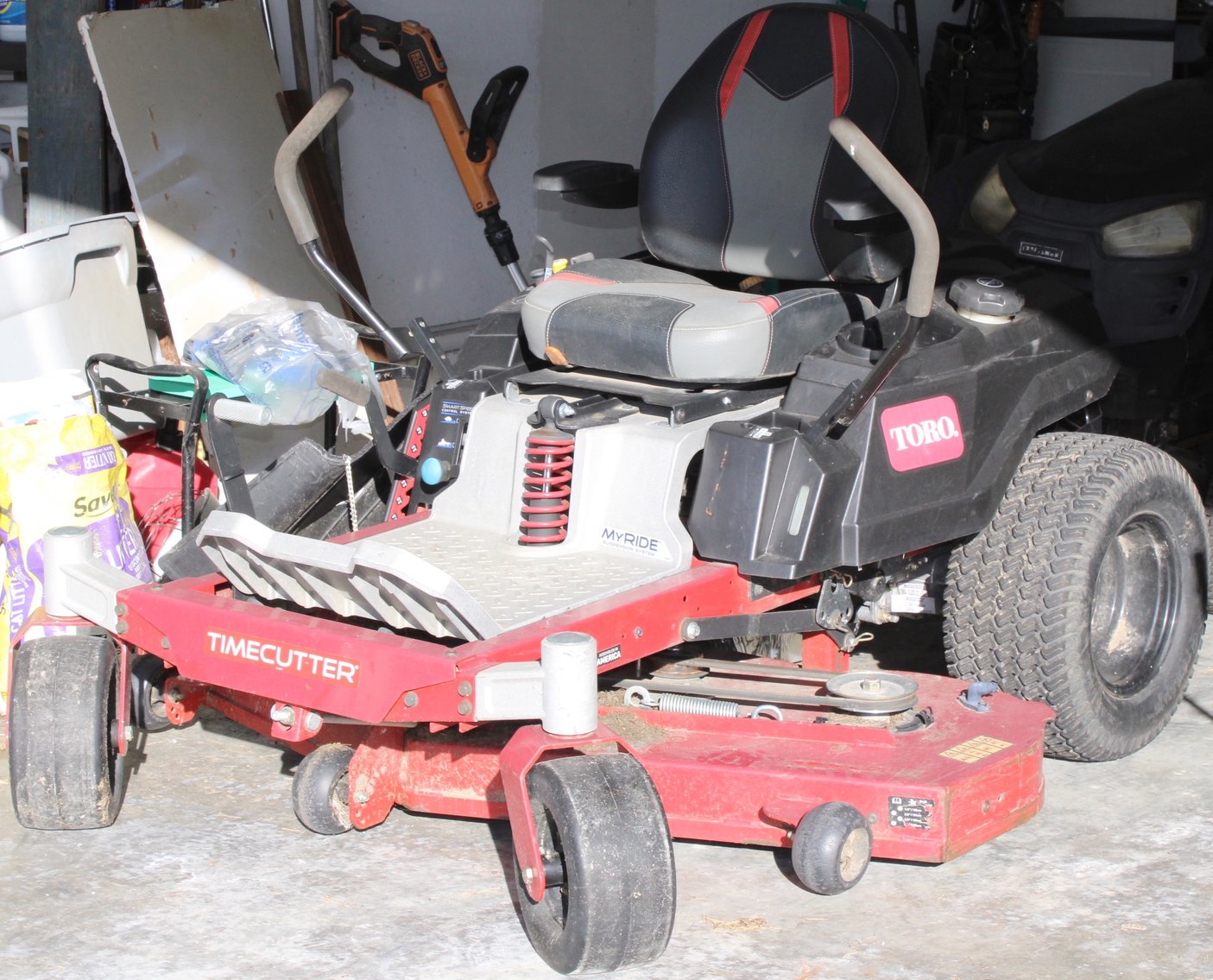 Image for HUGE LIVING ESTATE FARM AUCTION