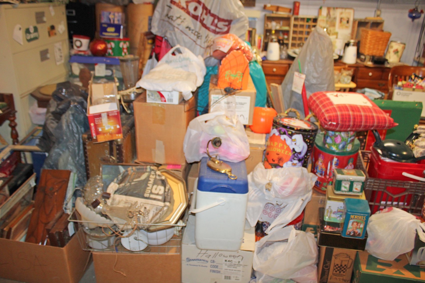 Image for MEGA INDOOR ANTIQUE ESTATE AUCTION