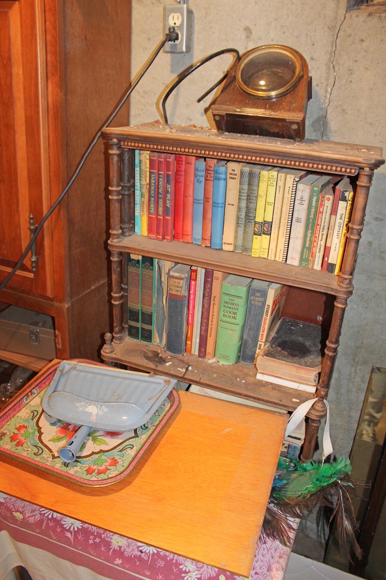 Image for MEGA INDOOR ANTIQUE ESTATE AUCTION