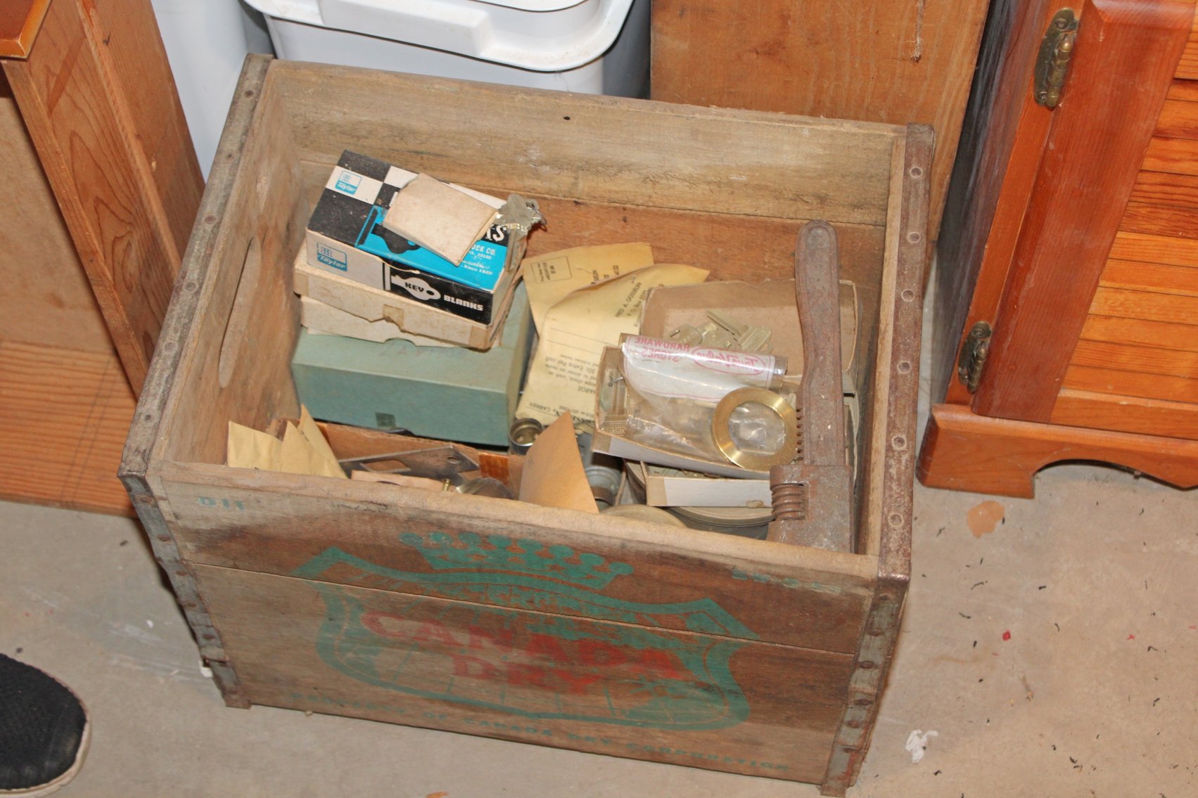 Image for MEGA INDOOR ANTIQUE ESTATE AUCTION