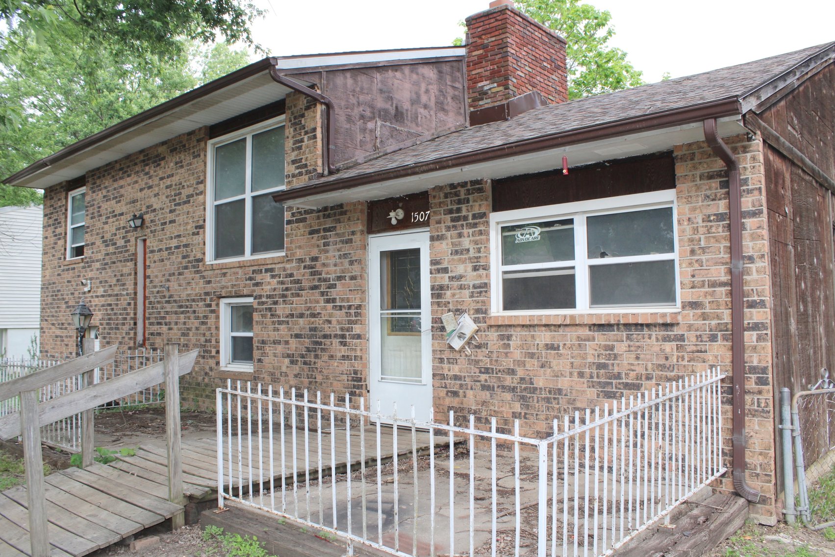 Image for DOUBLE REAL ESTATE AUCTION CARAVAN