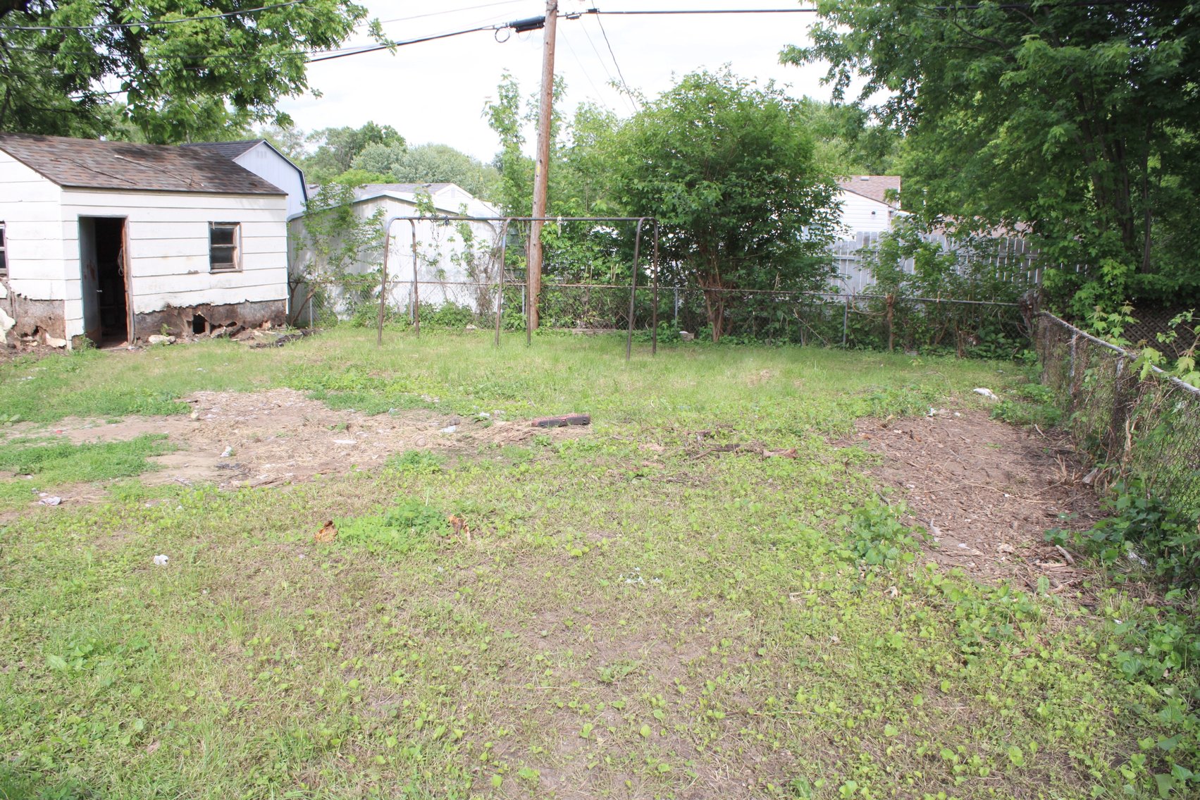 Image for DOUBLE REAL ESTATE AUCTION CARAVAN
