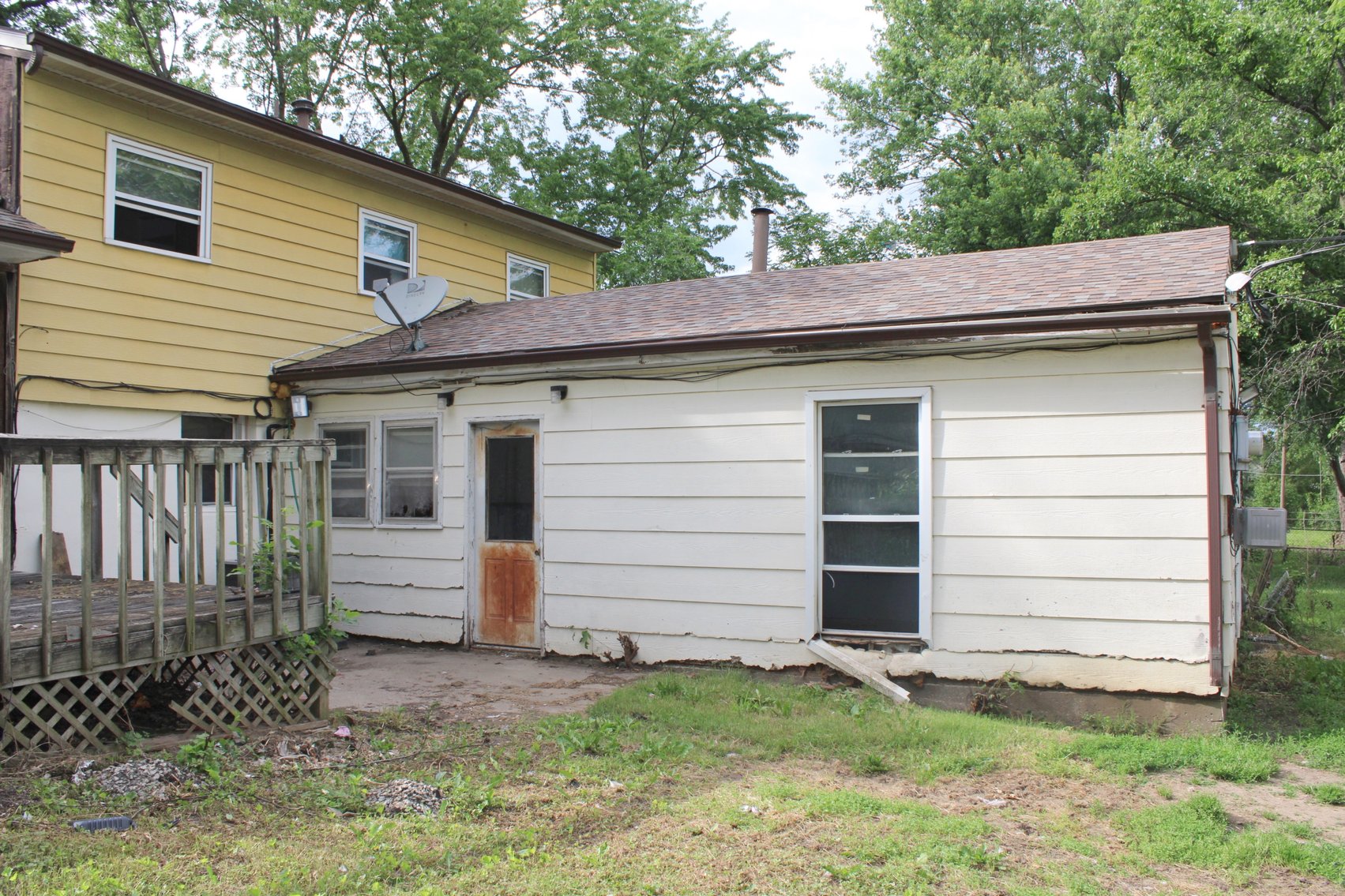 Image for DOUBLE REAL ESTATE AUCTION CARAVAN