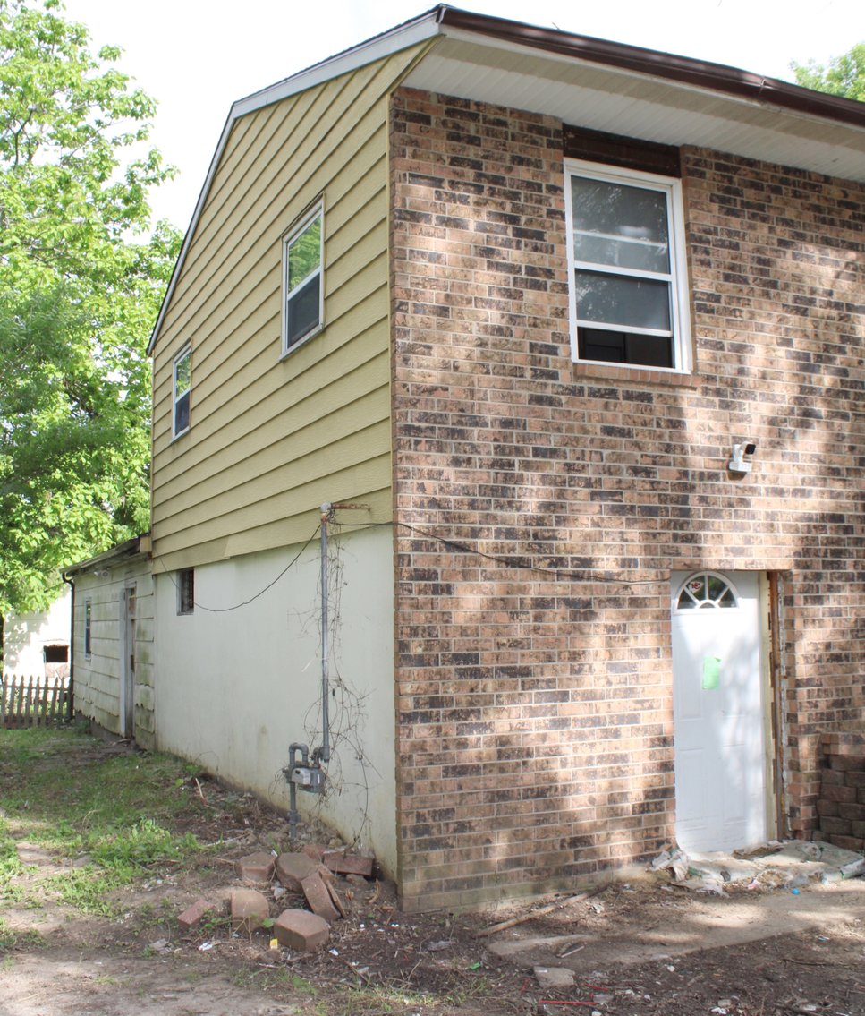 Image for DOUBLE REAL ESTATE AUCTION CARAVAN