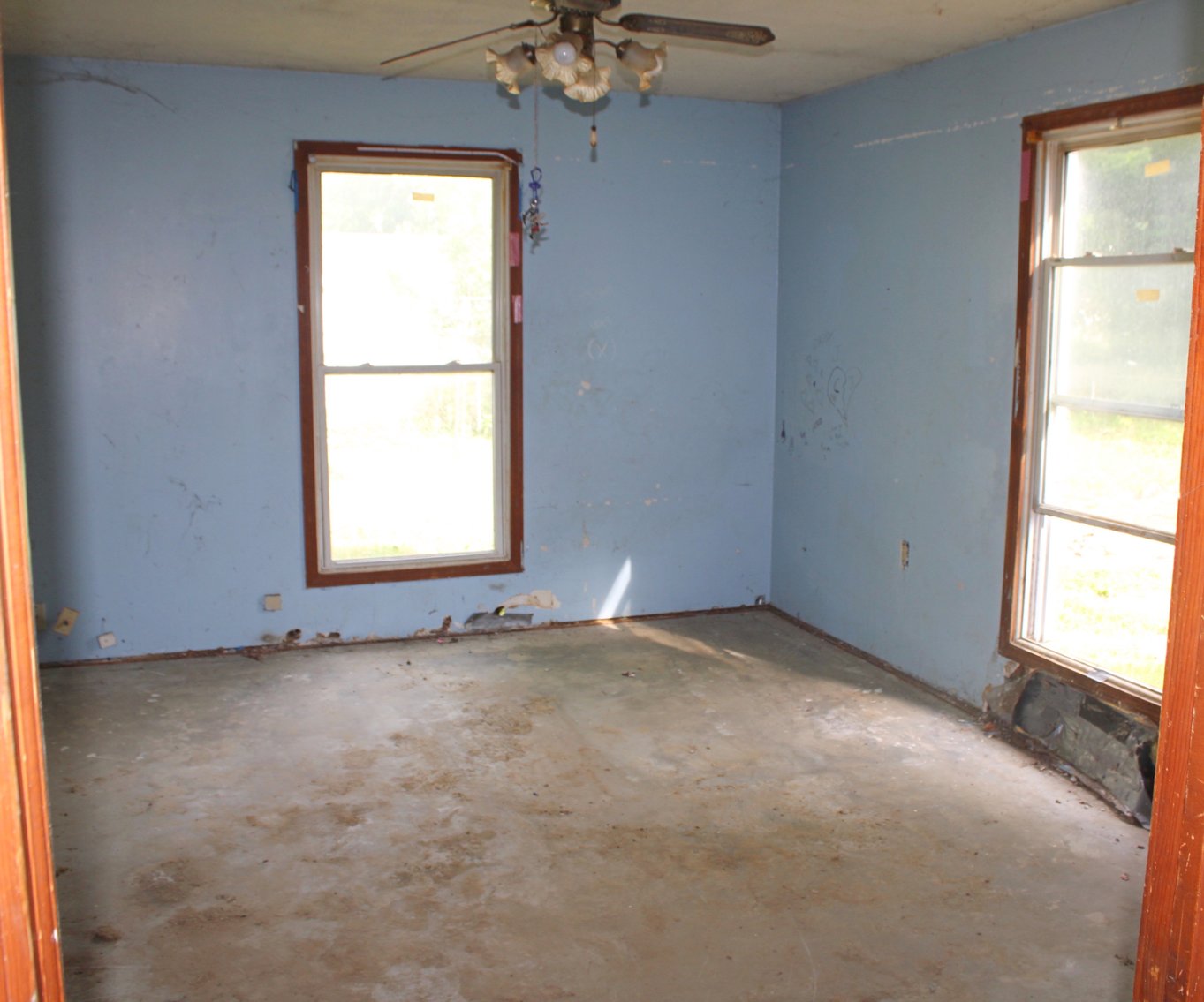 Image for DOUBLE REAL ESTATE AUCTION CARAVAN