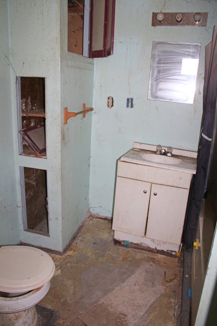 Image for DOUBLE REAL ESTATE AUCTION CARAVAN