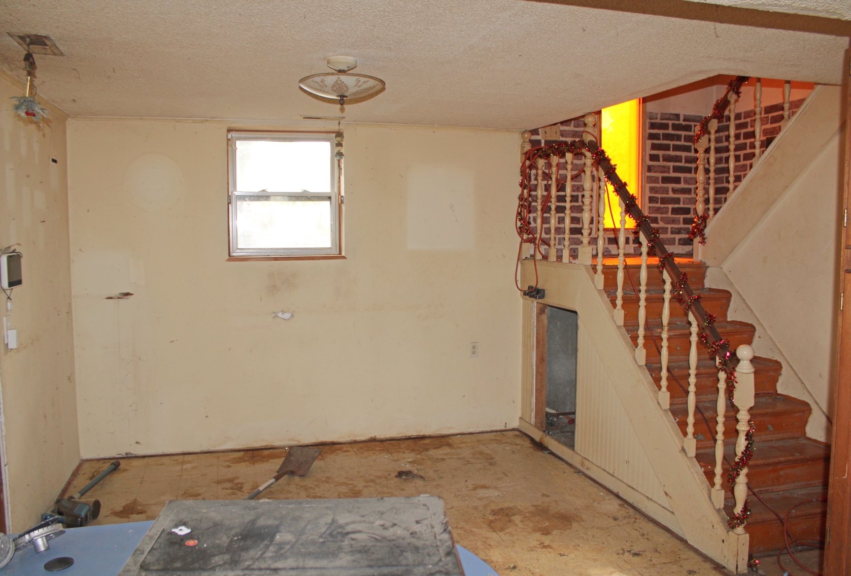 Image for DOUBLE REAL ESTATE AUCTION CARAVAN
