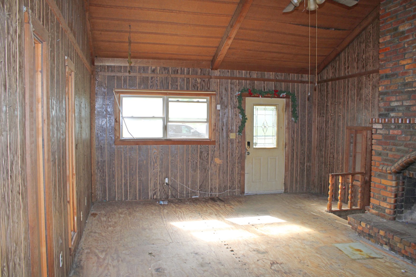 Image for DOUBLE REAL ESTATE AUCTION CARAVAN
