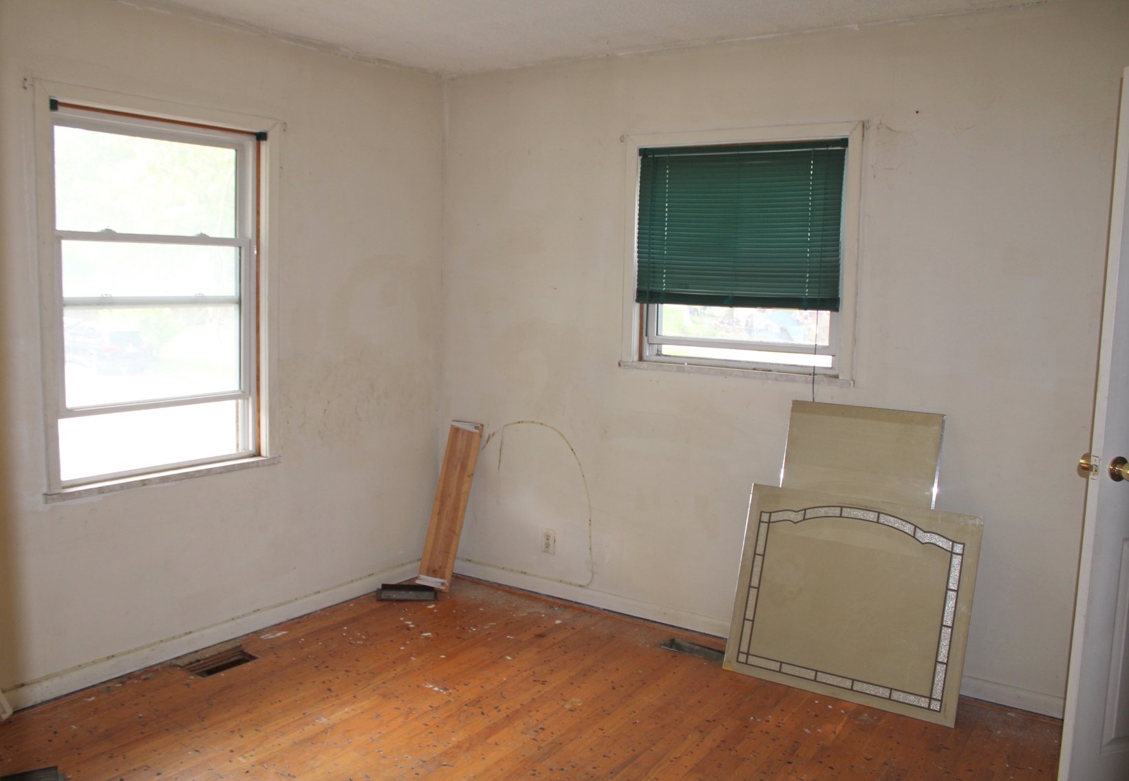 Image for DOUBLE REAL ESTATE AUCTION CARAVAN