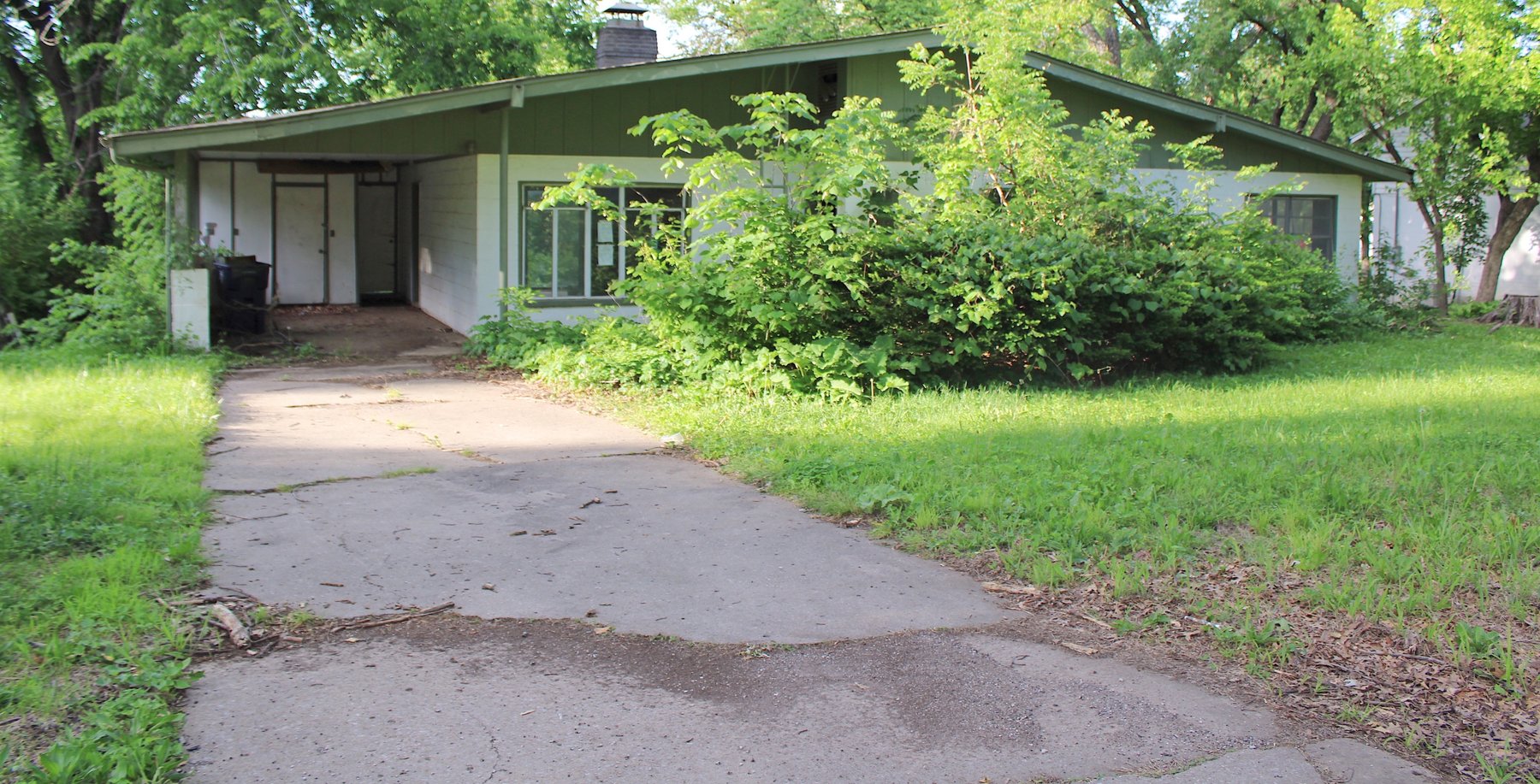 Image for DOUBLE REAL ESTATE AUCTION CARAVAN