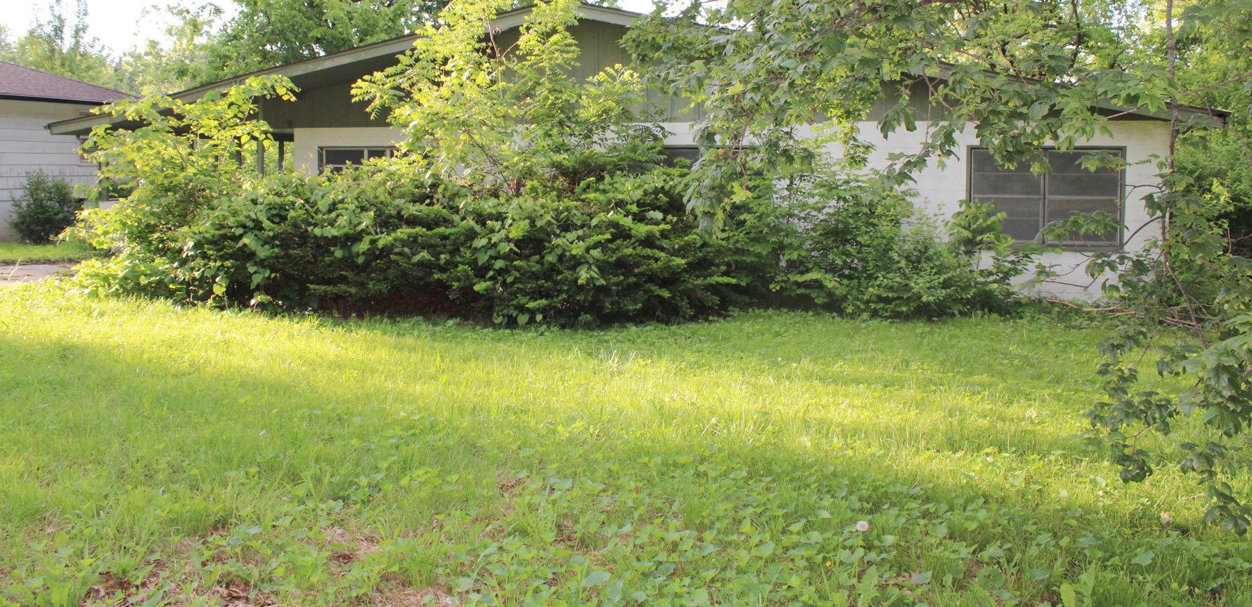 Image for DOUBLE REAL ESTATE AUCTION CARAVAN