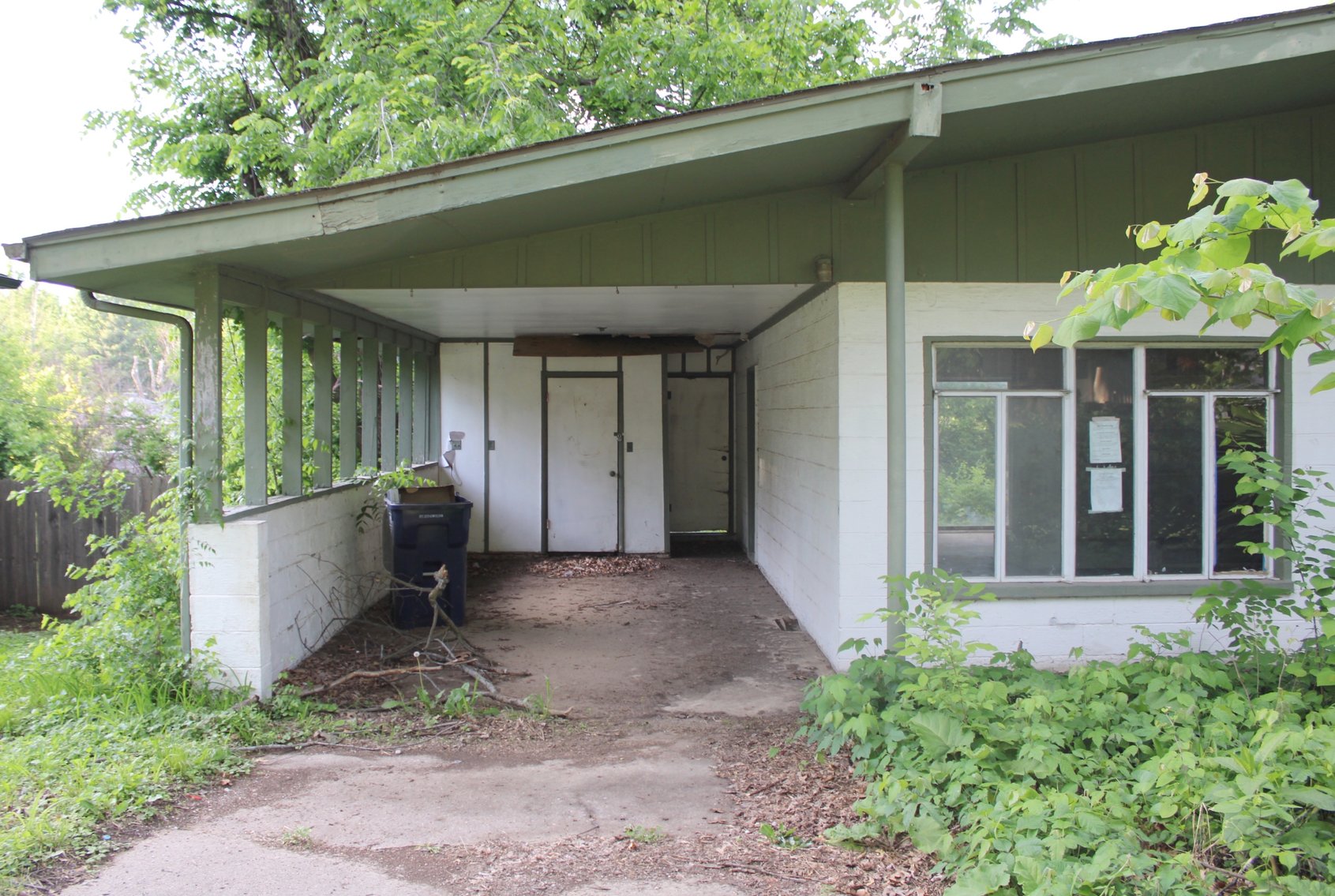 Image for DOUBLE REAL ESTATE AUCTION CARAVAN