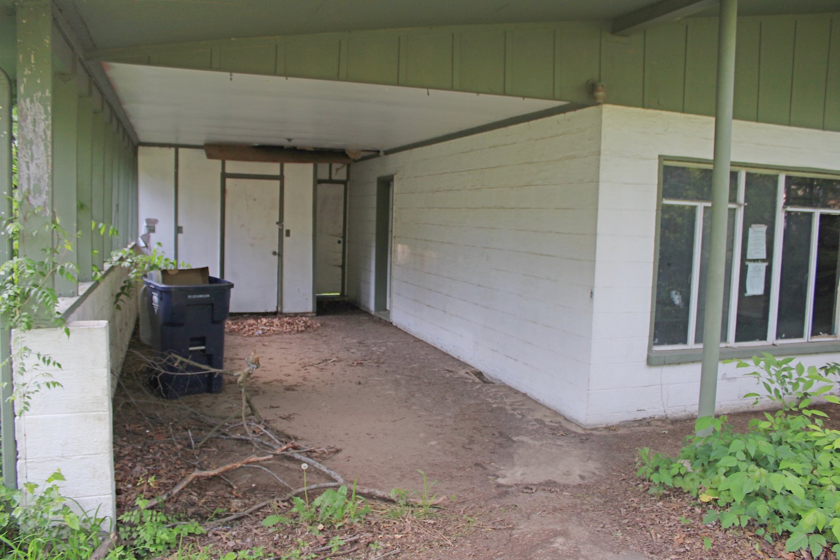 Image for DOUBLE REAL ESTATE AUCTION CARAVAN
