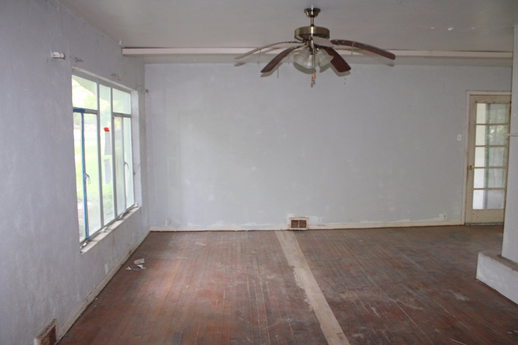 Image for DOUBLE REAL ESTATE AUCTION CARAVAN
