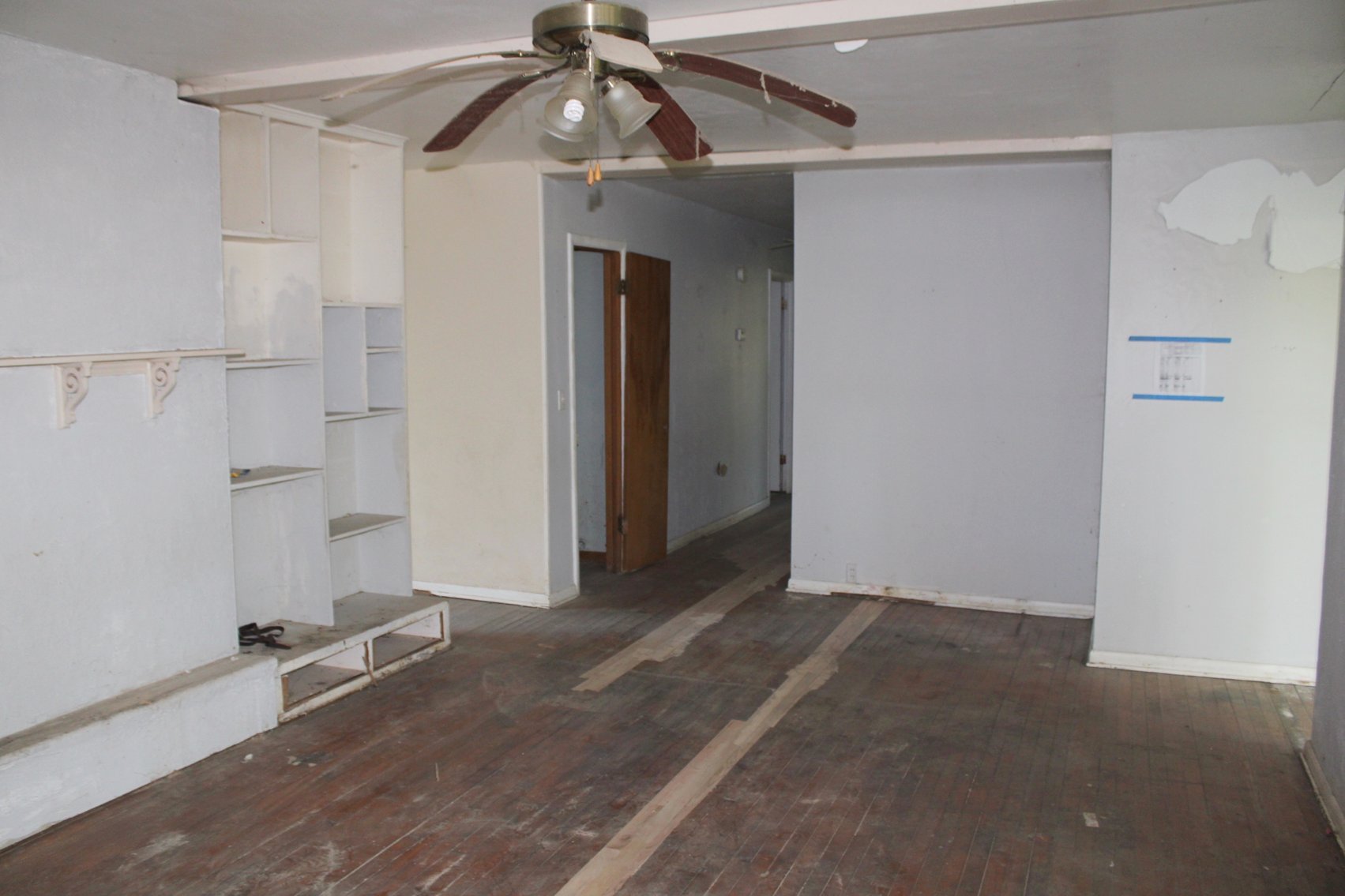 Image for DOUBLE REAL ESTATE AUCTION CARAVAN