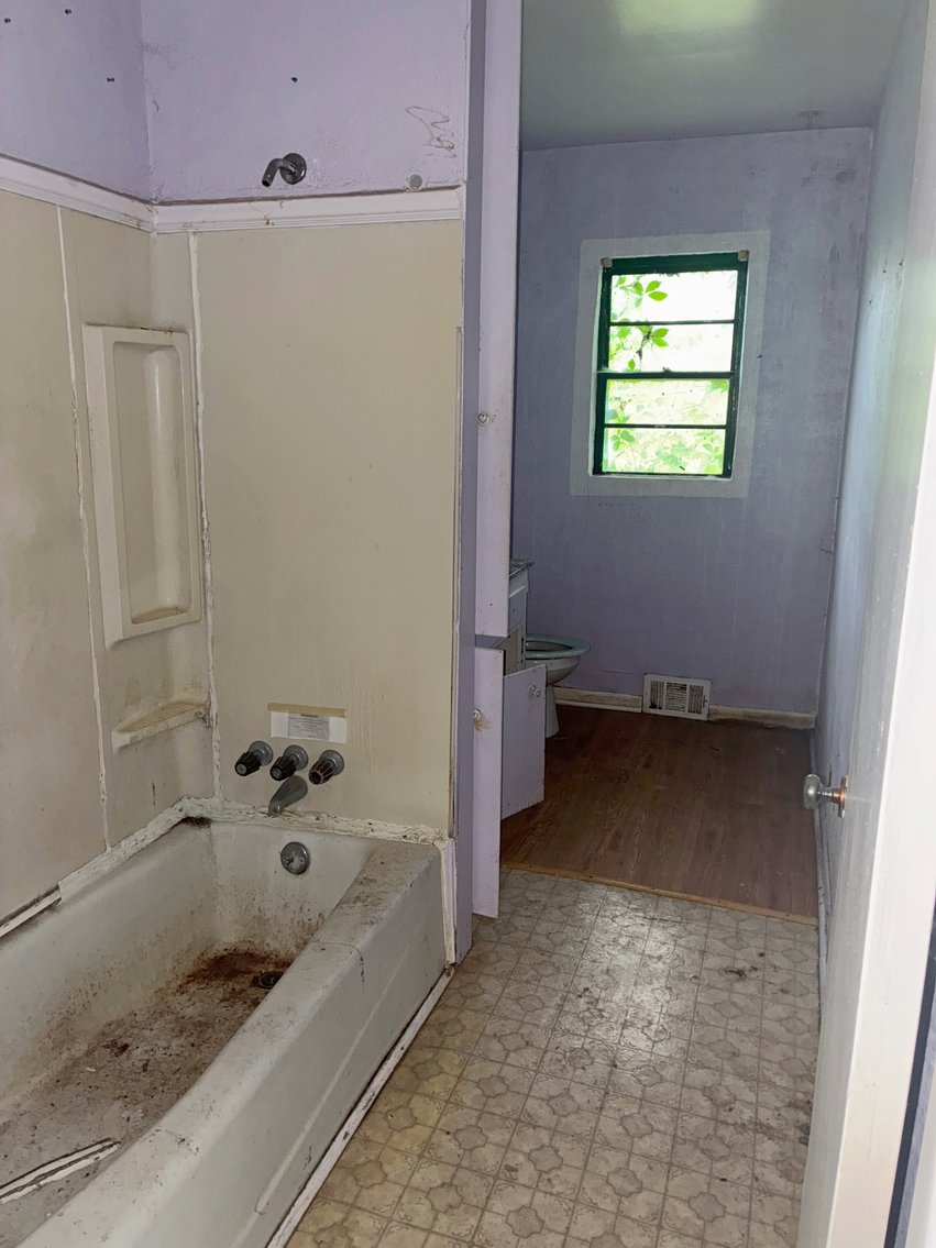 Image for DOUBLE REAL ESTATE AUCTION CARAVAN