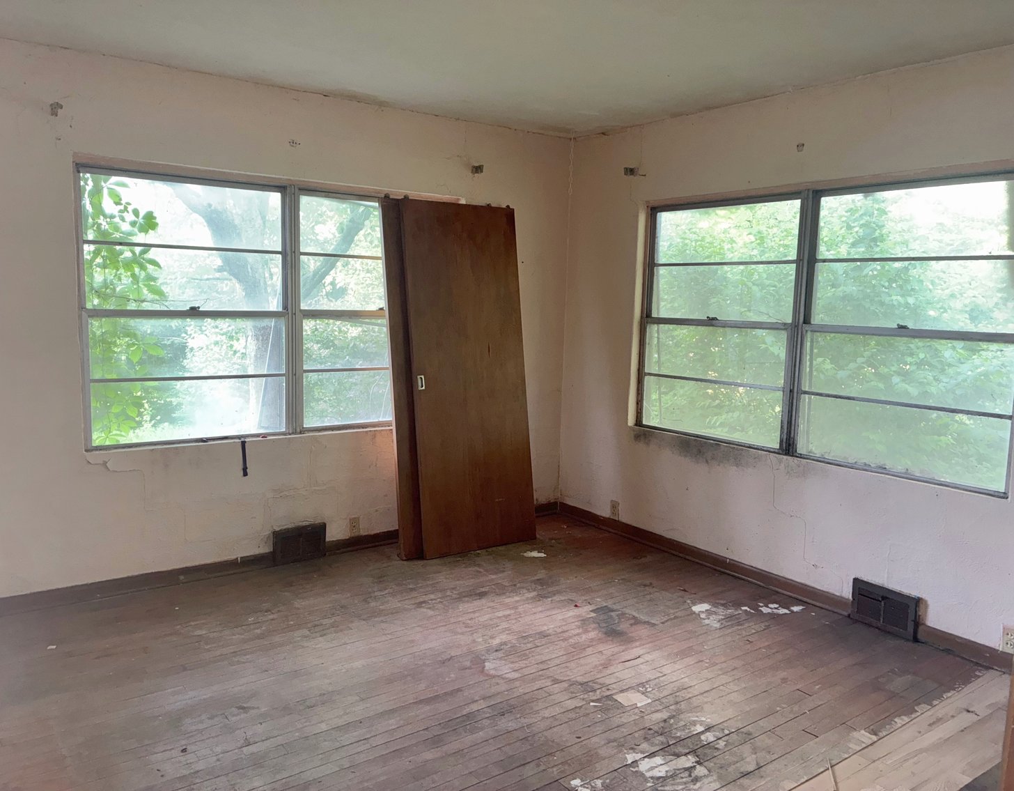Image for DOUBLE REAL ESTATE AUCTION CARAVAN