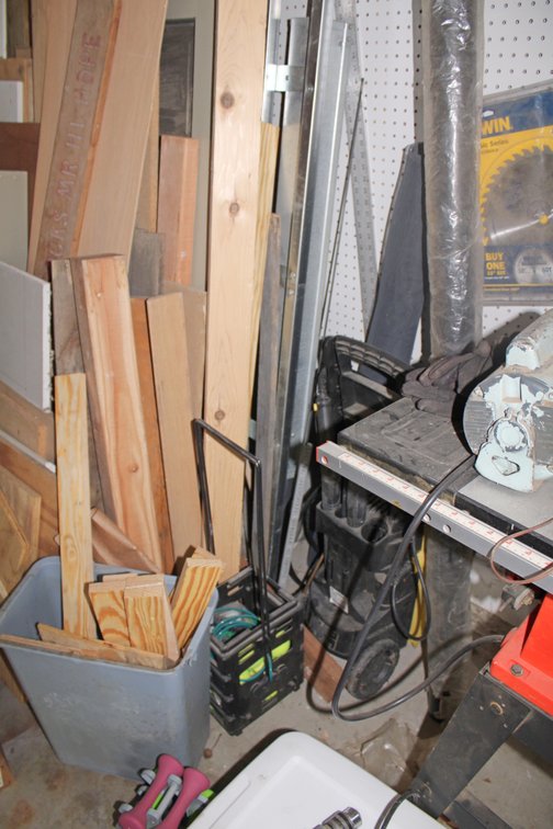 Image for LIVING ESTATE AUCTION