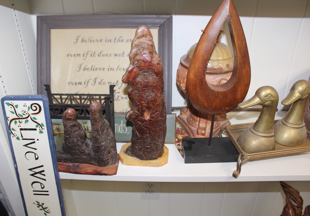 Image for LIVING ESTATE AUCTION