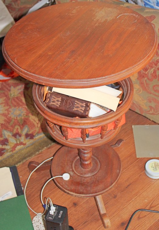 Image for LIVING ESTATE AUCTION
