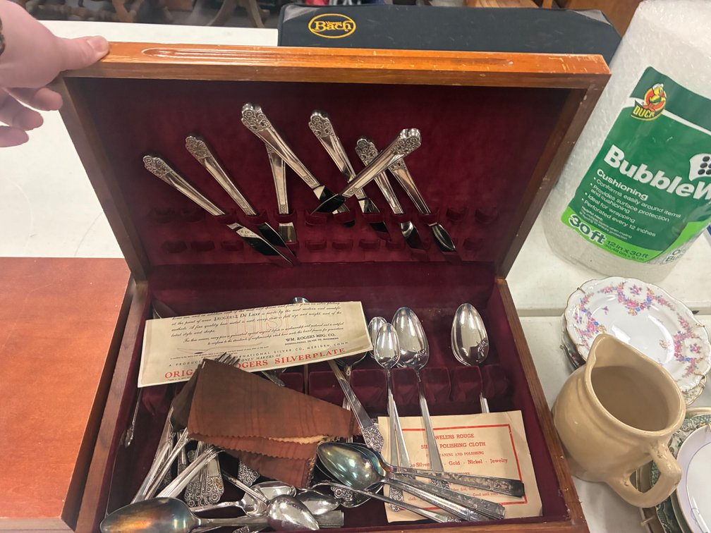 Image for INDOOR ANTIQUE DEALER'S ESTATE AUCTION