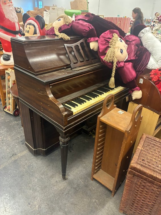 Image for INDOOR ANTIQUE DEALER'S ESTATE AUCTION