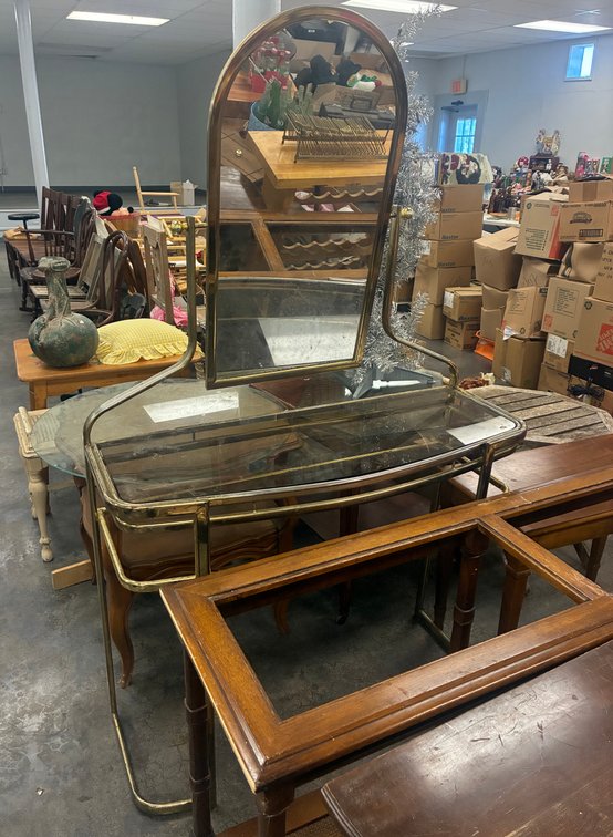 Image for INDOOR ANTIQUE DEALER'S ESTATE AUCTION