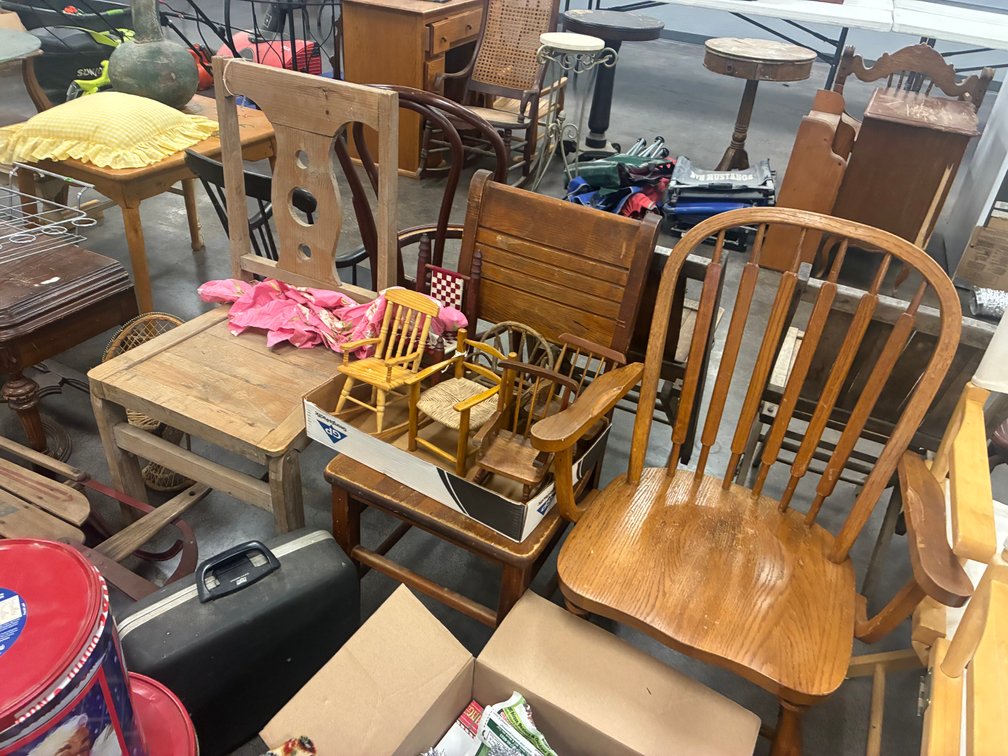 Image for INDOOR ANTIQUE DEALER'S ESTATE AUCTION