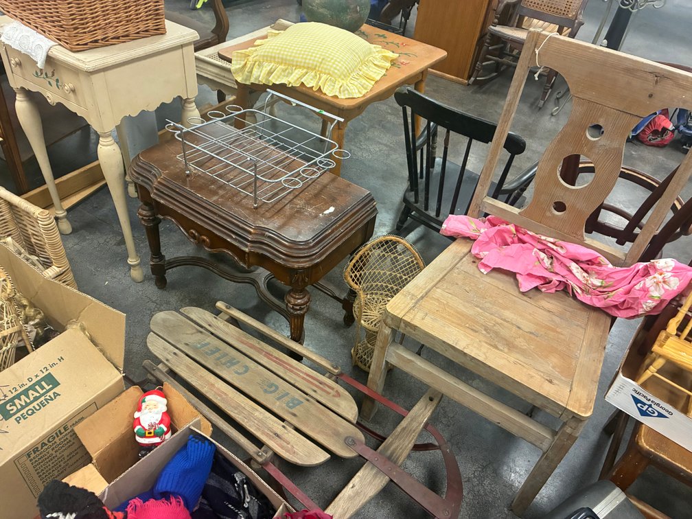 Image for INDOOR ANTIQUE DEALER'S ESTATE AUCTION