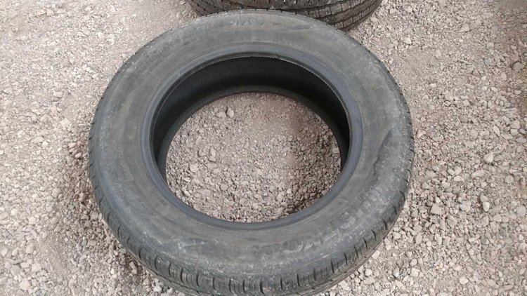 Image for (I-313) (1) HANKOOK P225/65R17 TIRE AND A MICHELIN P225/65R17 TIRE