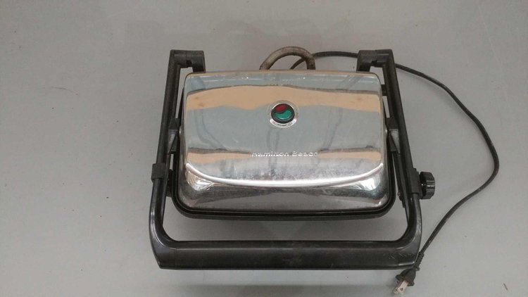 Image for (I-750) HAMILTON BEACH PORTABLE ELECTRIC GRILL (UNKNOWN CONDITION)