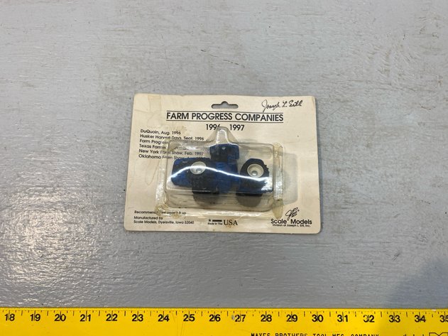 Image for SCALE TRACTOR