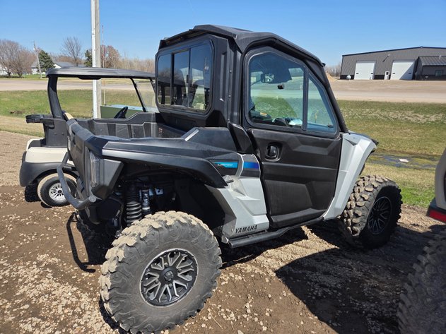 Image for 2024 YAMAHA LIMITED EDITION R-MAX 2 WOLVERINE 1000