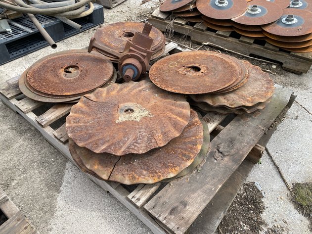 Image for PALLET OF CULTIVATOR DISCS