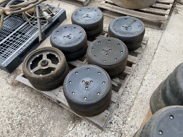 Image for PALLET OF GAUGE WHEELS