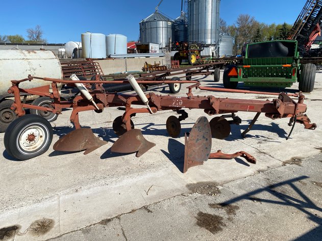 Image for CASE IH 710 PLOW