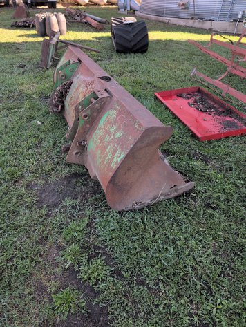Image for JOHN DEERE LOADER BUCKET