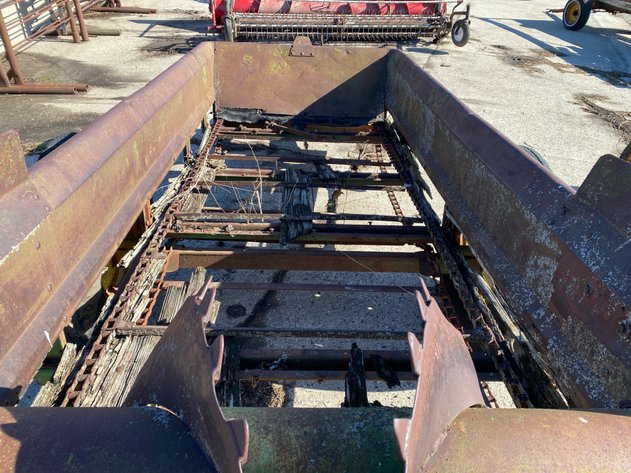 Image for JOHN DEERE MANURE SPREADER