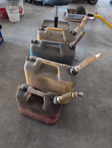 Image for [4] FUEL CANS